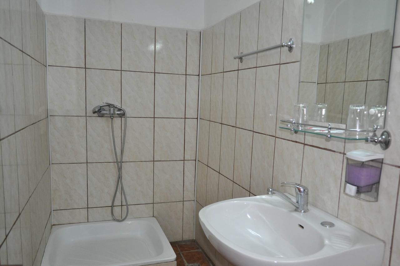 Hotel Măgurele Esterno foto