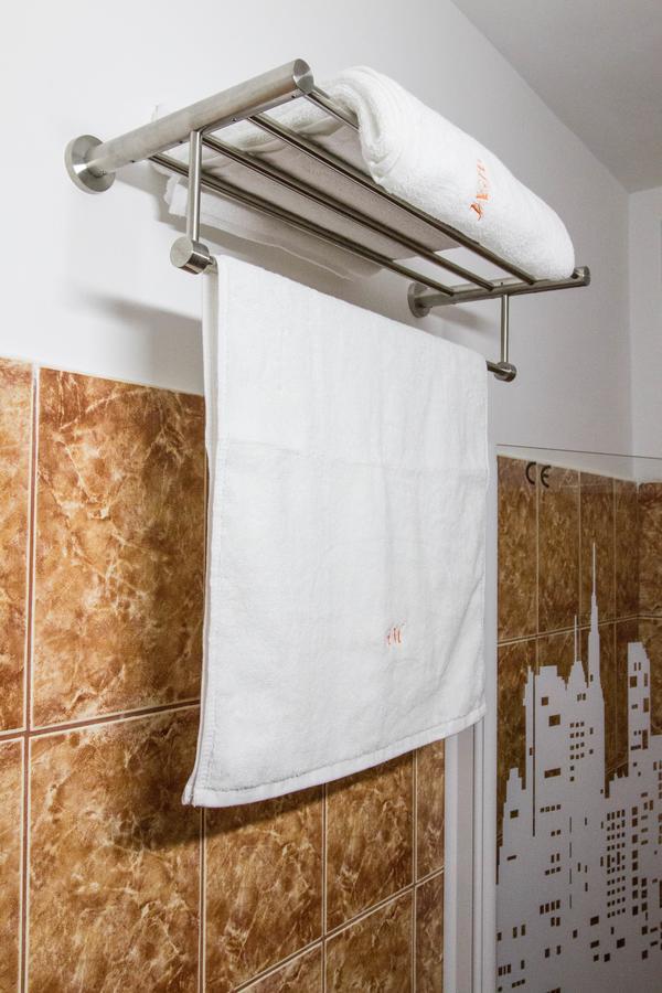 Hotel Măgurele Esterno foto