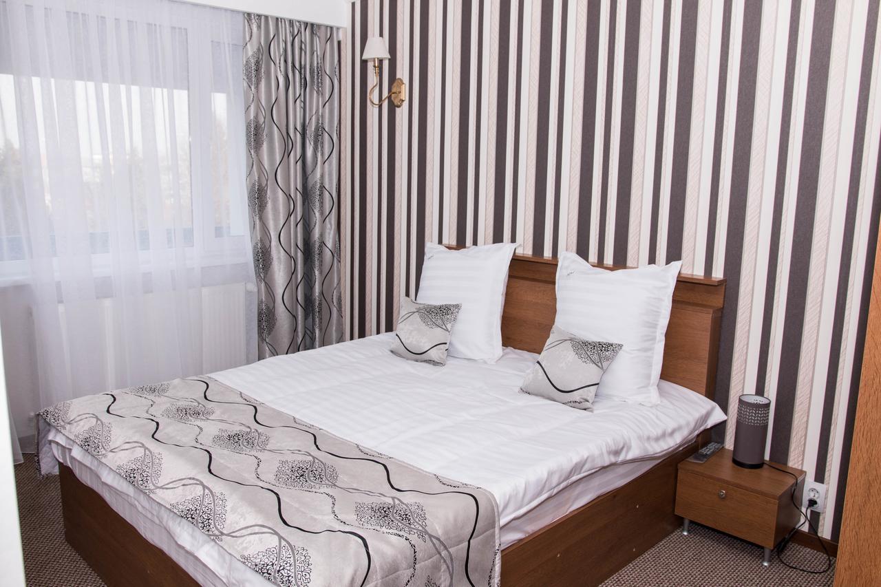 Hotel Măgurele Esterno foto