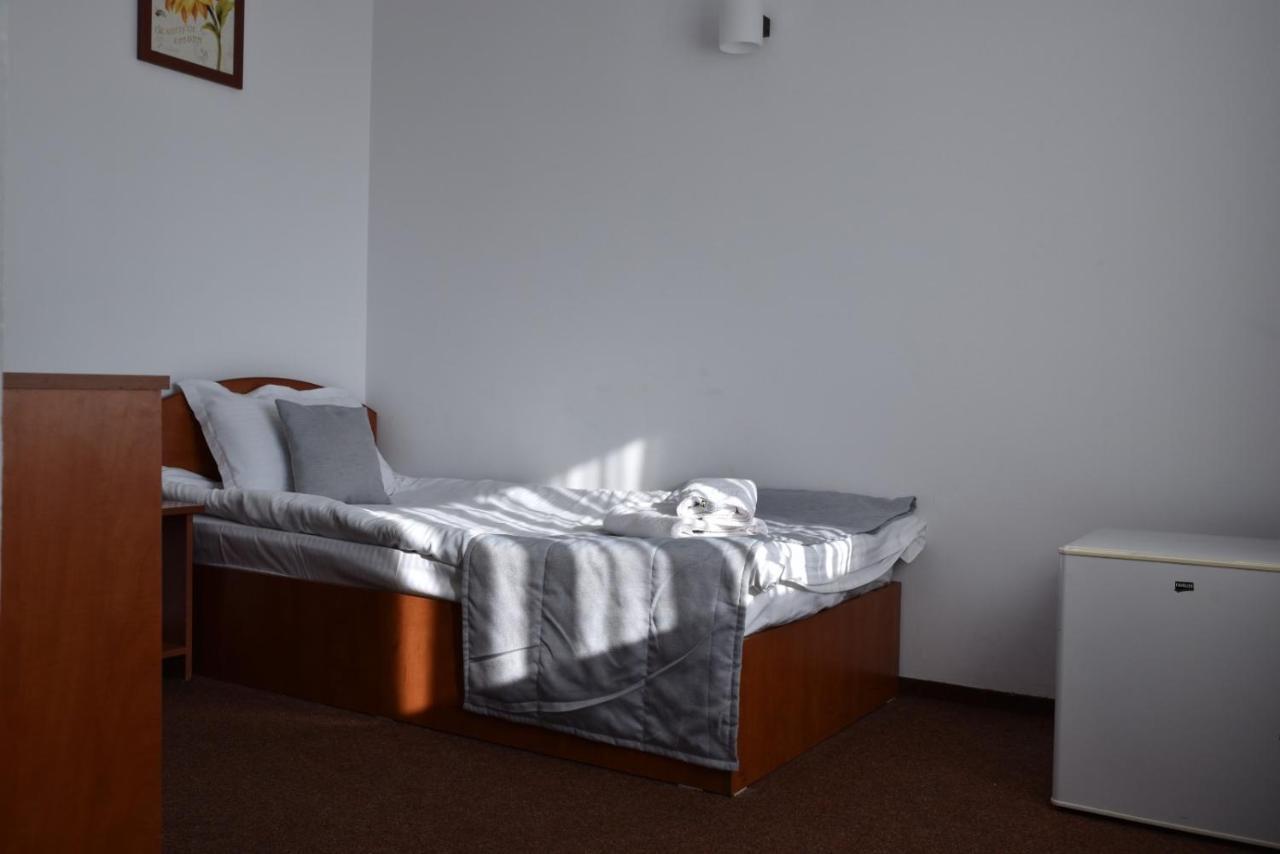 Hotel Măgurele Esterno foto