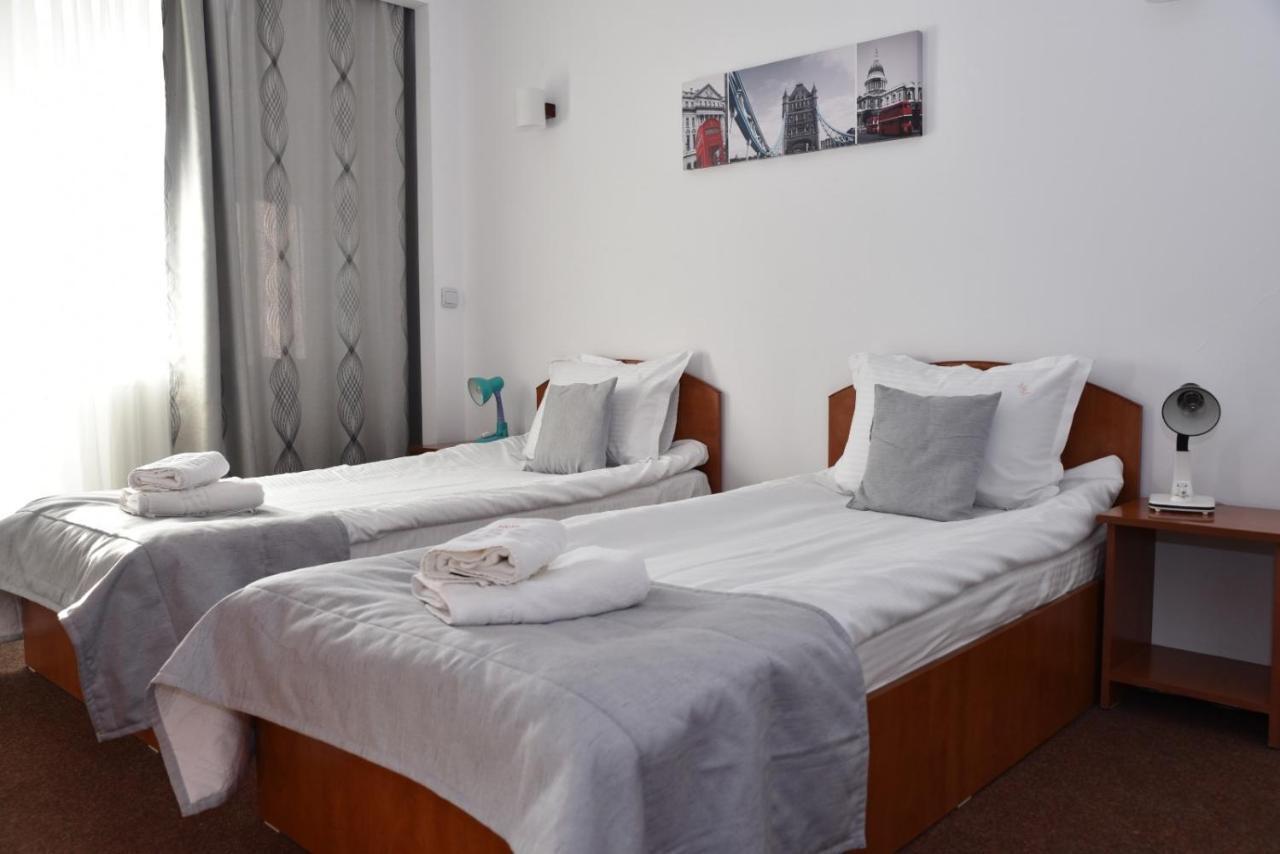 Hotel Măgurele Esterno foto