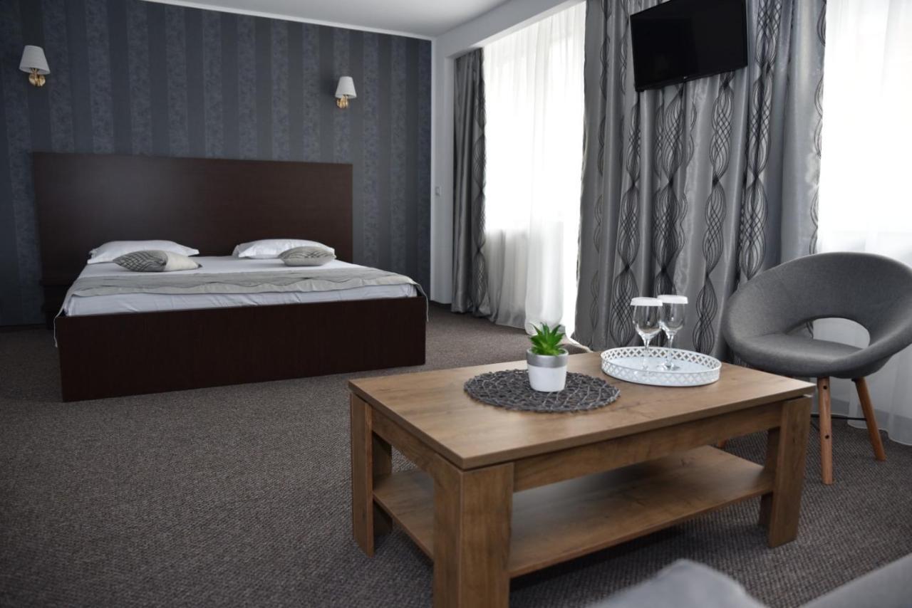 Hotel Măgurele Esterno foto
