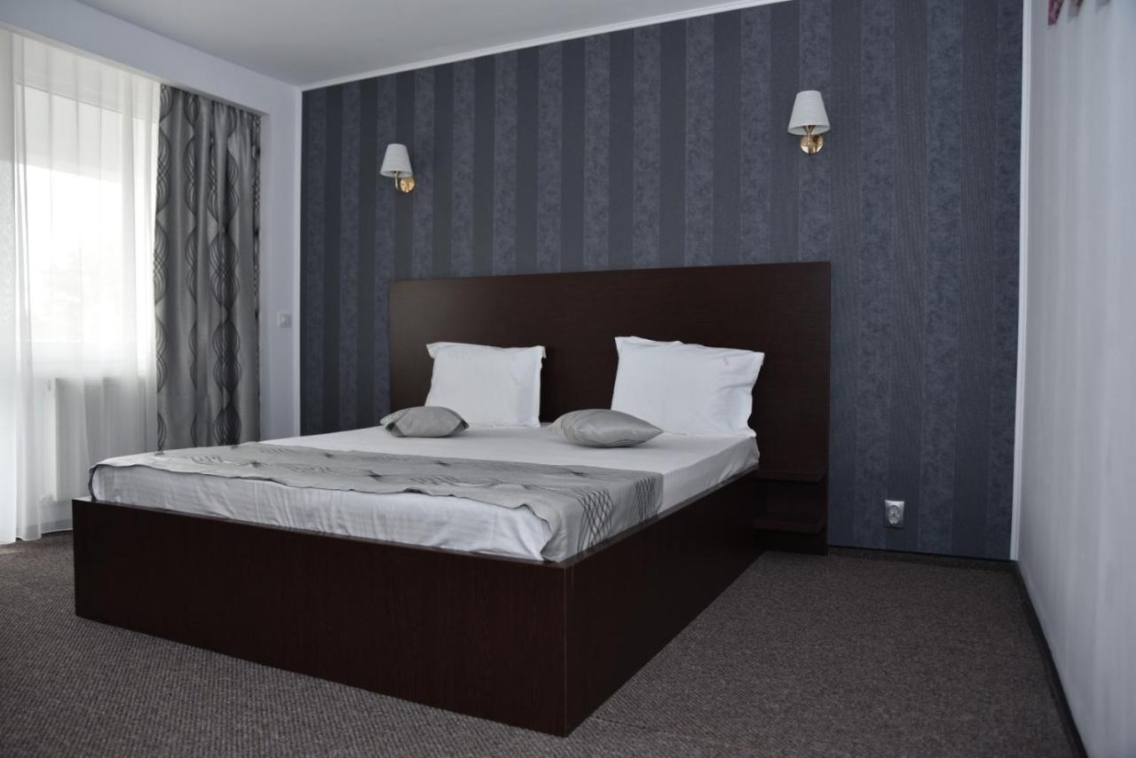 Hotel Măgurele Esterno foto