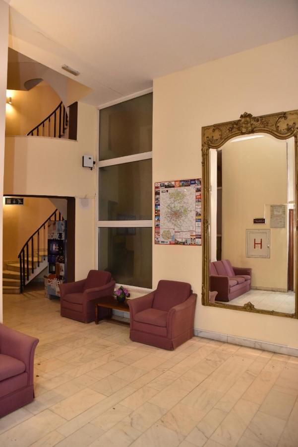 Hotel Măgurele Esterno foto